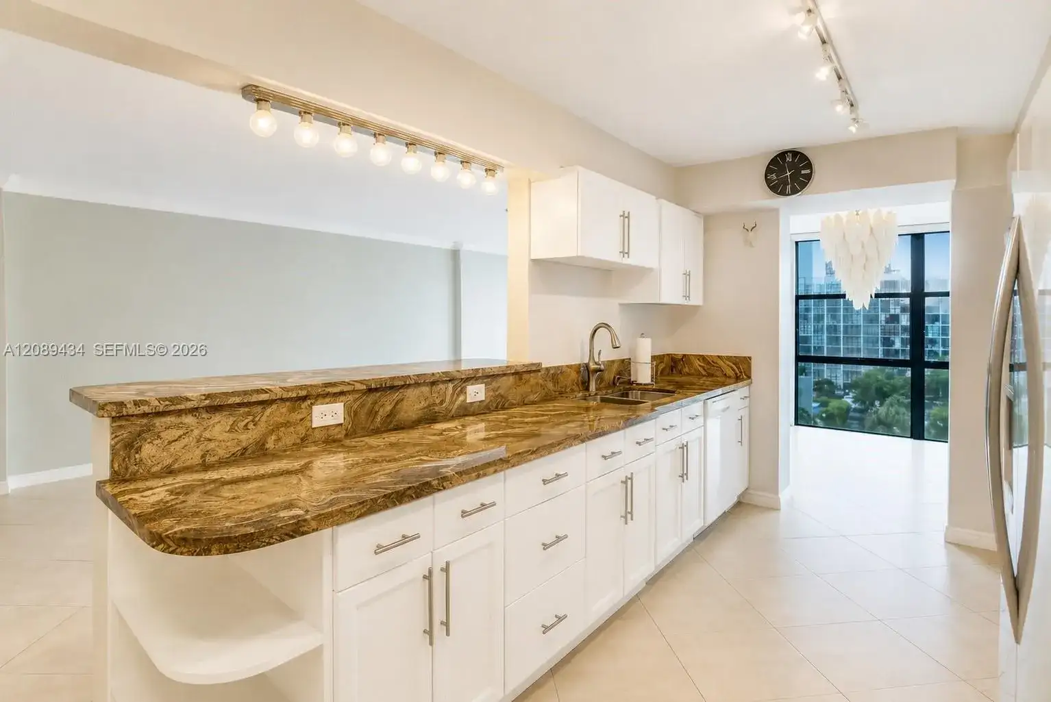 1000 Parkview Dr # 614, Hallandale Beach FL 33009 photo 4