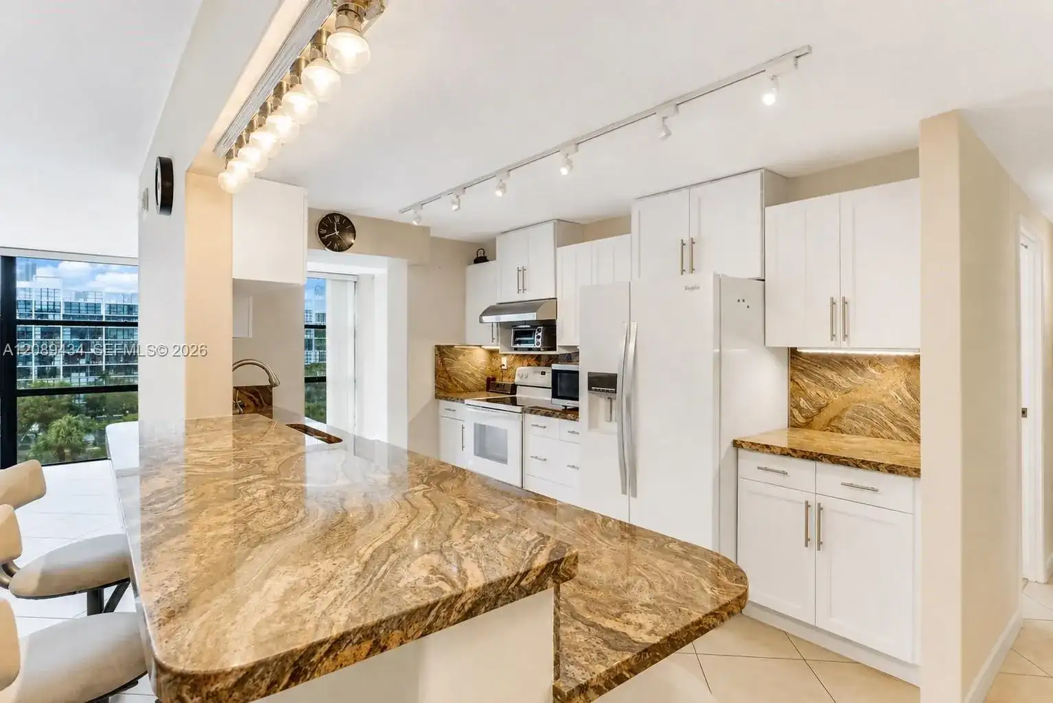 1000 Parkview Dr # 614, Hallandale Beach FL 33009 photo 5