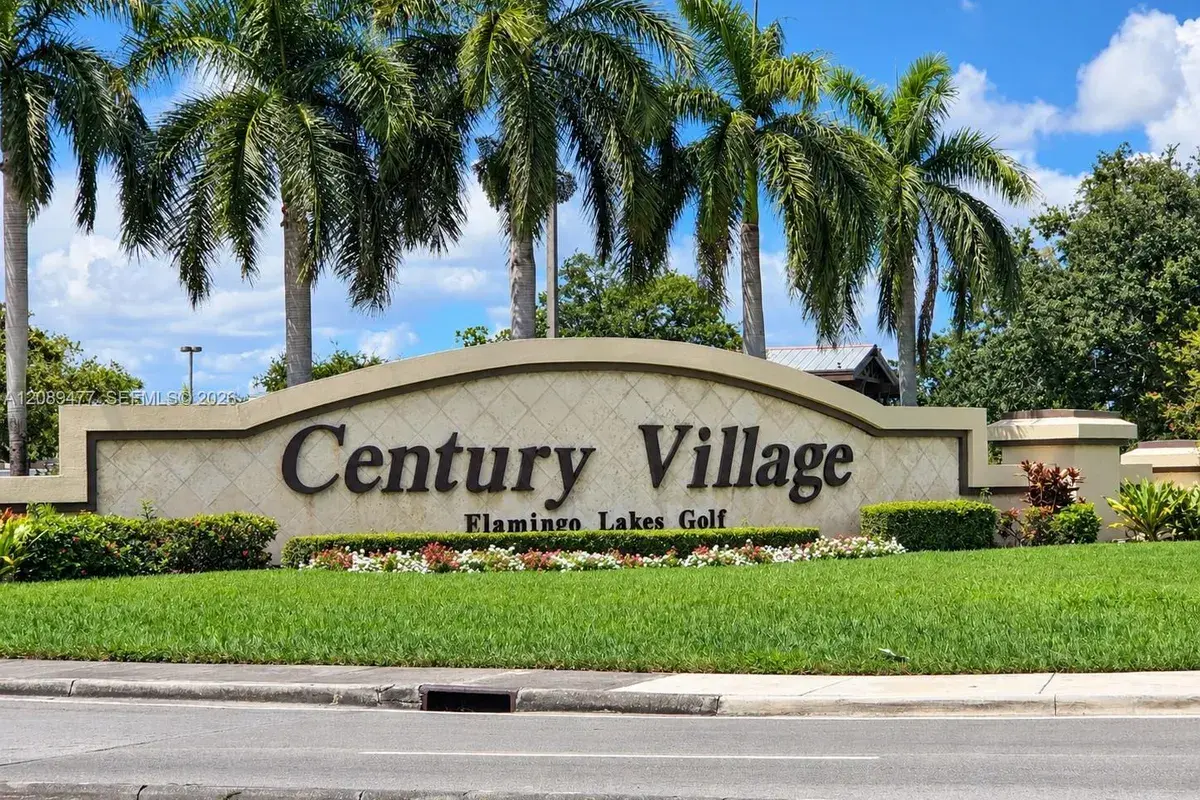 300 SW 134th Way # 105E, Pembroke Pines FL 33027