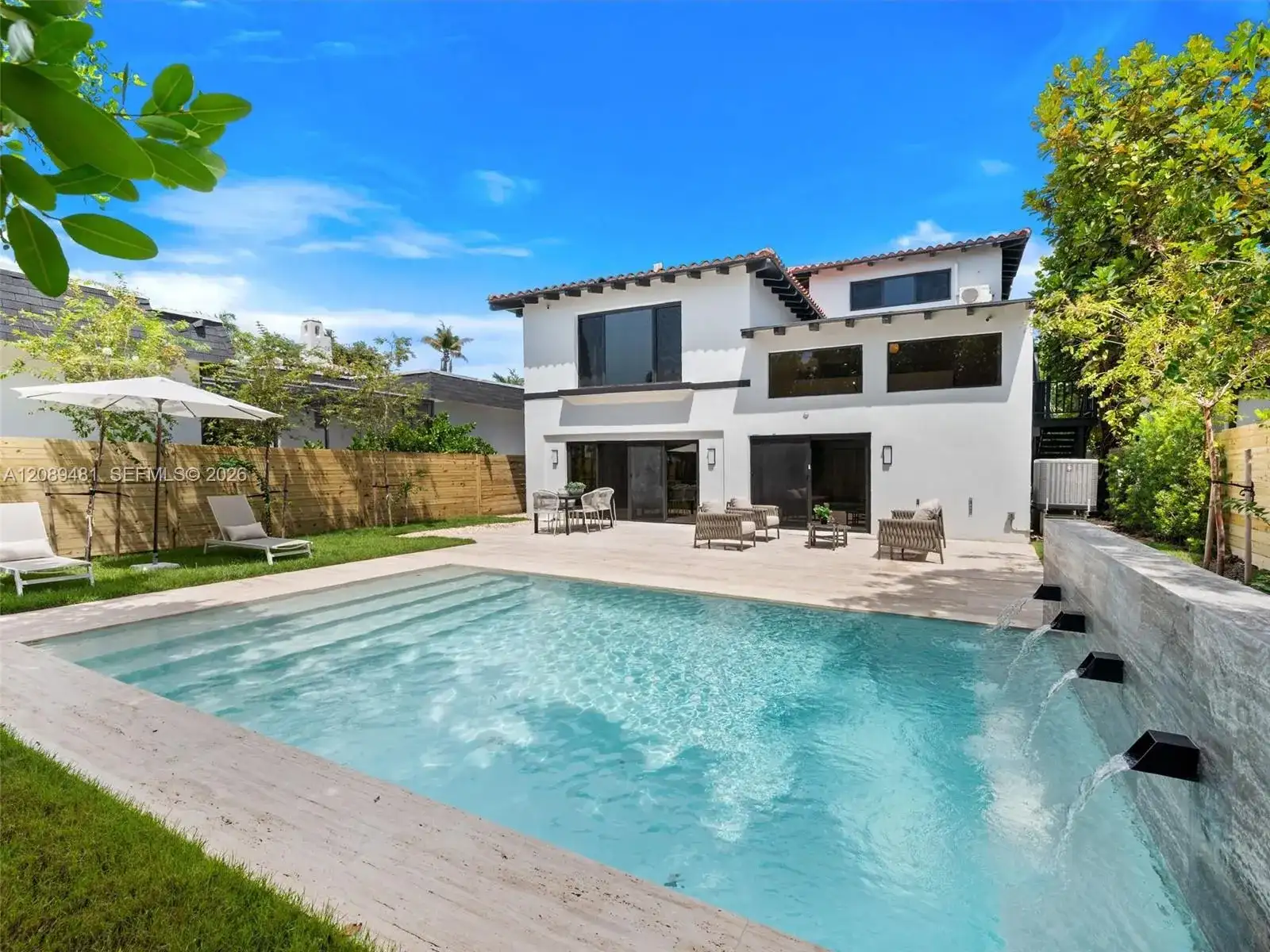 510 W 30th St, Miami Beach FL 33140 photo 2