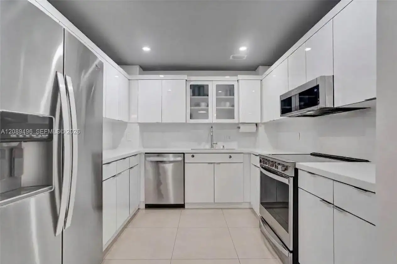 1950 S Ocean Dr, Hallandale Beach FL 33009 photo 2