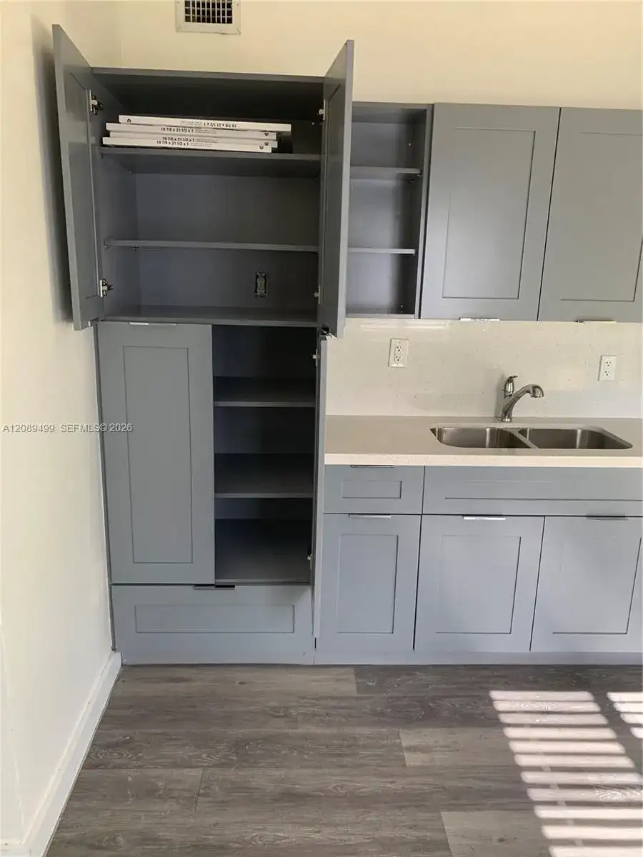 950 NW 56th, Miami FL 33127 photo 3