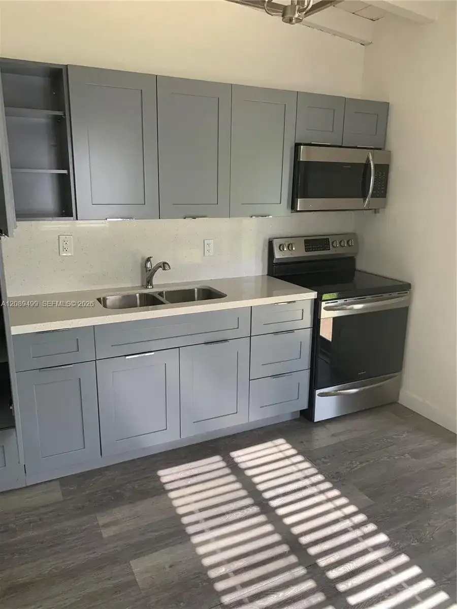 950 NW 56th, Miami FL 33127 photo 4