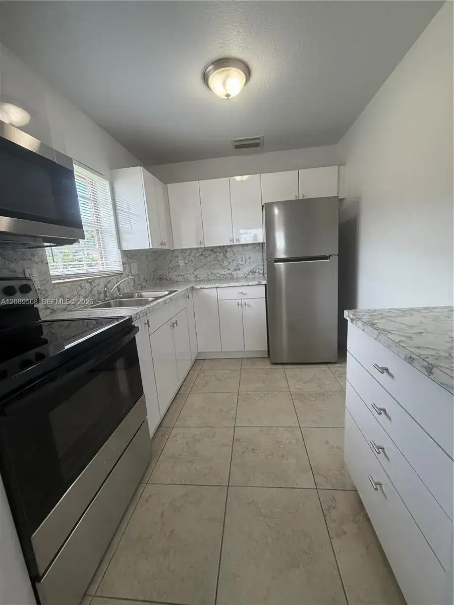 16400 NW 41st Ave, Miami Gardens FL 33054 photo 2