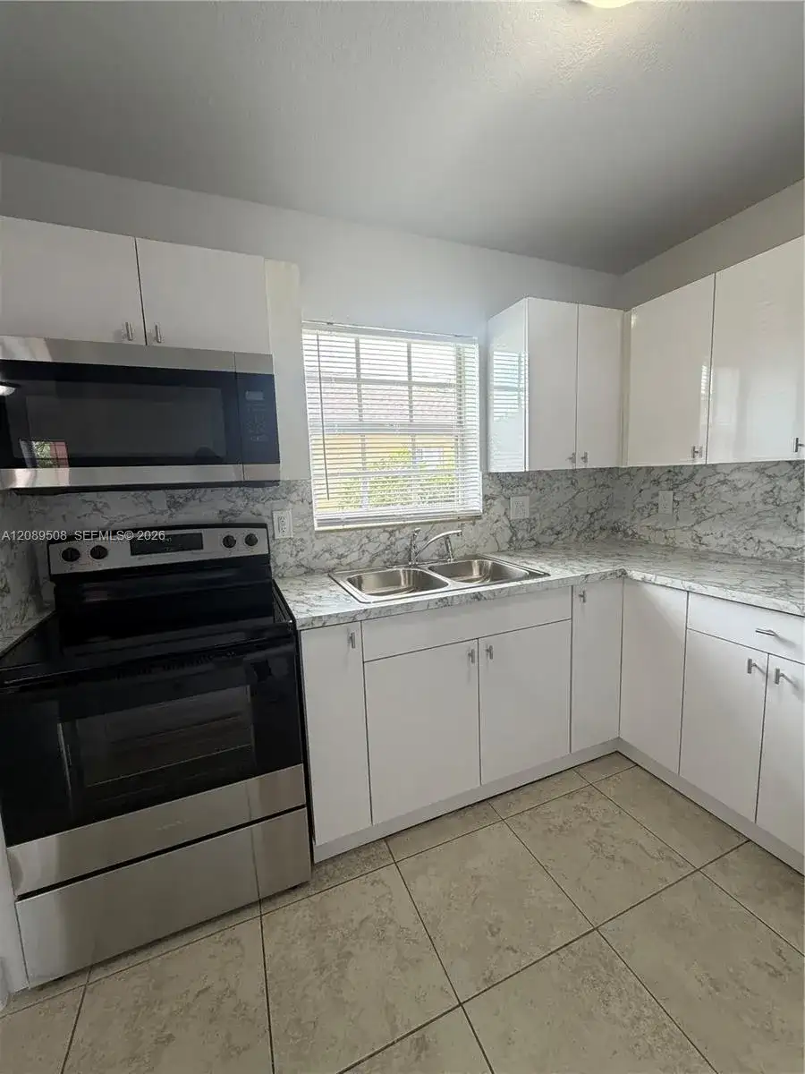 16400 NW 41st Ave, Miami Gardens FL 33054 photo 3