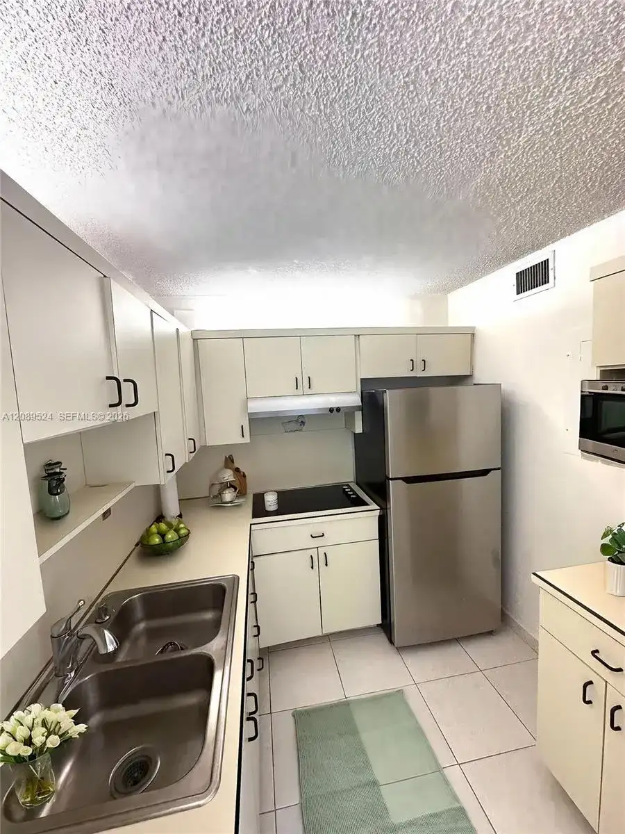 4675 W 18th Ct # 801, Hialeah FL 33012 photo 4