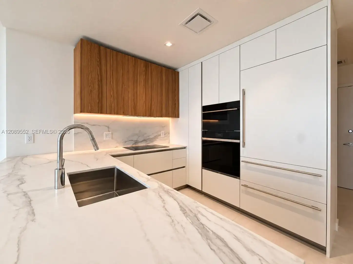 1400 Biscayne Blvd # 2704, Miami FL 33132 photo 4