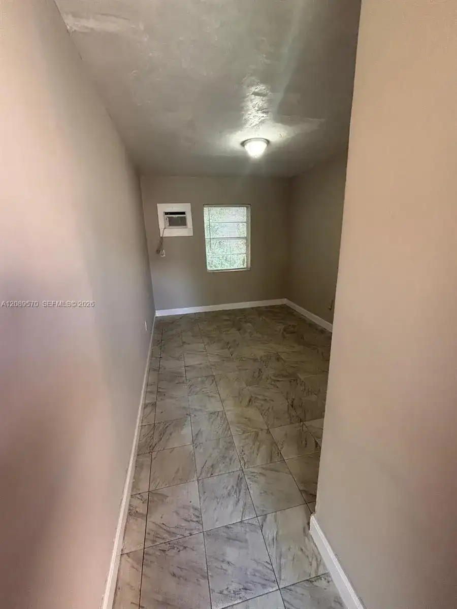 520 SW 4th St # 8, Miami FL 33130 photo 3