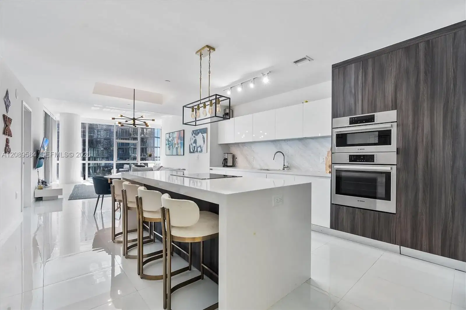 851 NE 1st Ave # 1712, Miami FL 33132 photo 2