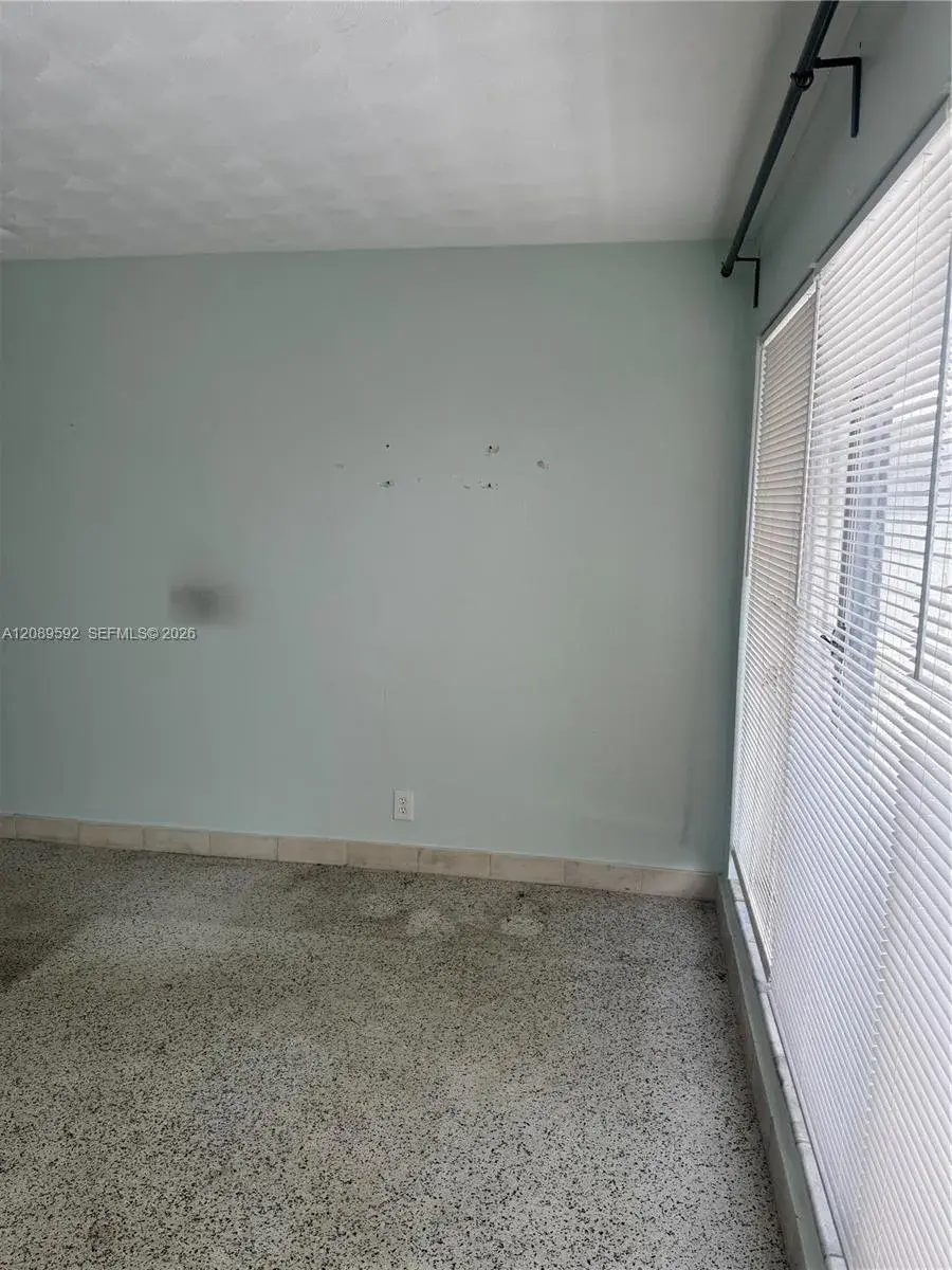 2716 NE 32nd St # 5, Fort Lauderdale FL 33306
