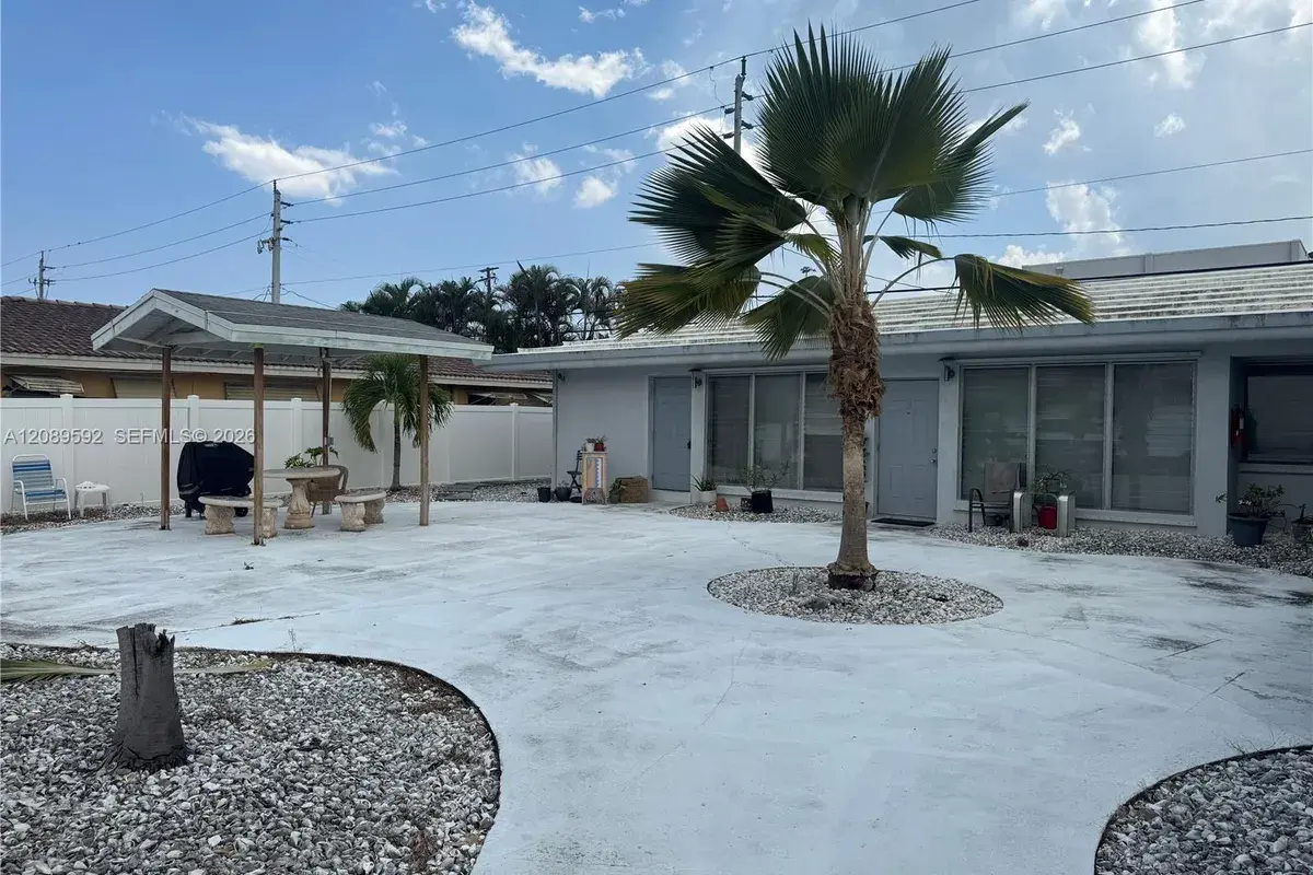 2716 NE 32nd St # 5, Fort Lauderdale FL 33306