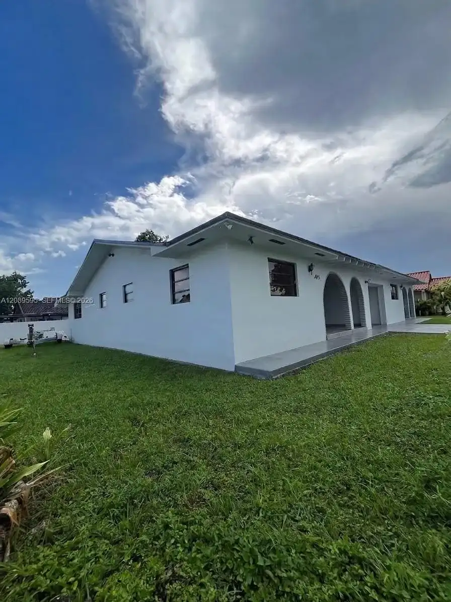 1400 W 39th Pl # 1400, Hialeah FL 33012