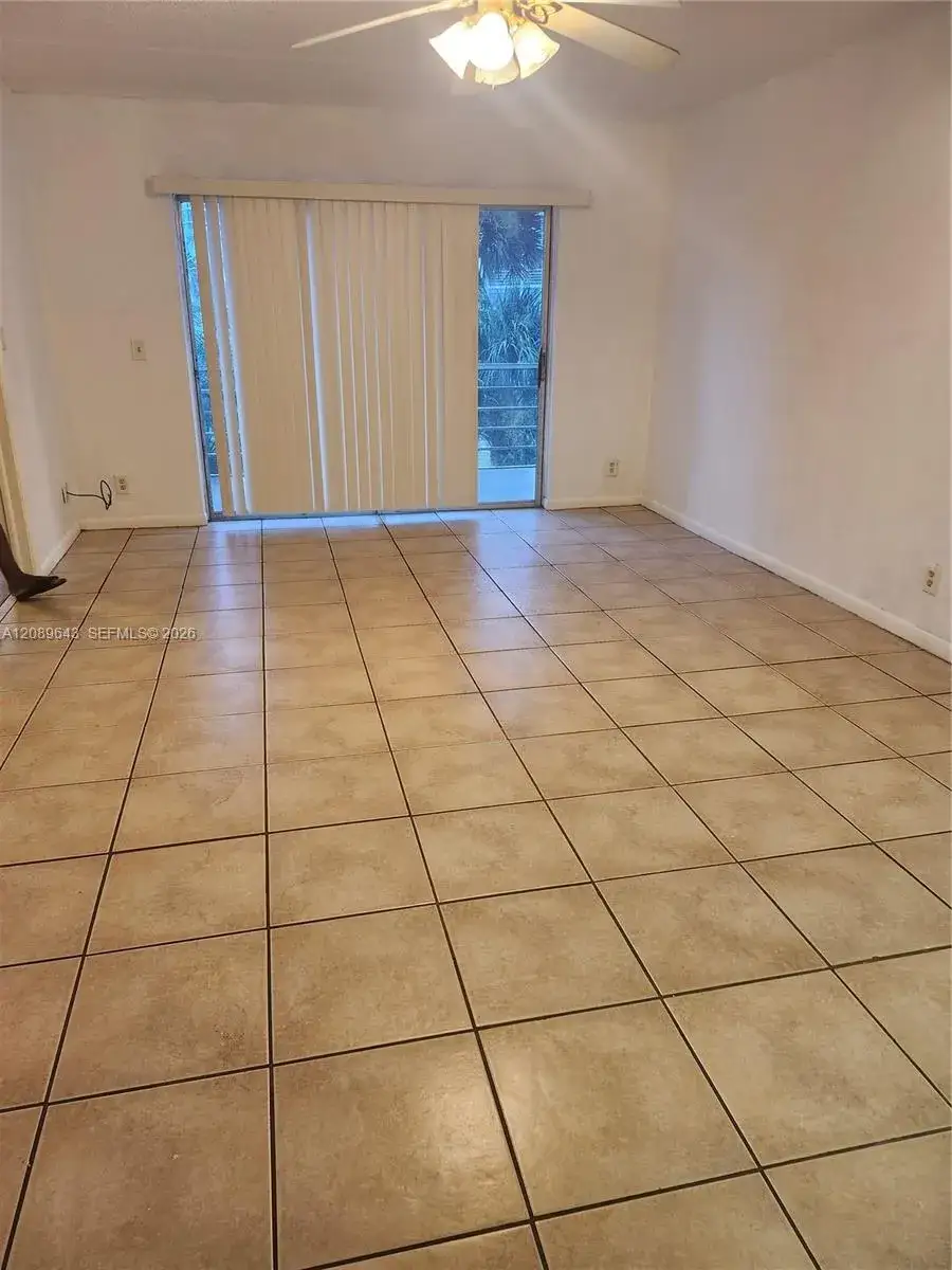 1638 SE Embassy Dr # 209, West Palm Beach FL 33401