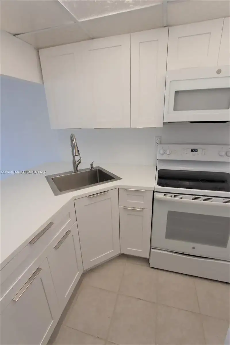 4550 NW 9th St # 808E, Miami FL 33126 photo 4