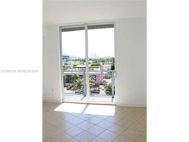 1 Glen Royal Pkwy # 1401, Miami FL 33125 photo 5