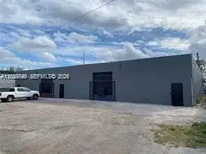 3520 NW 51st St, Miami FL 33142
