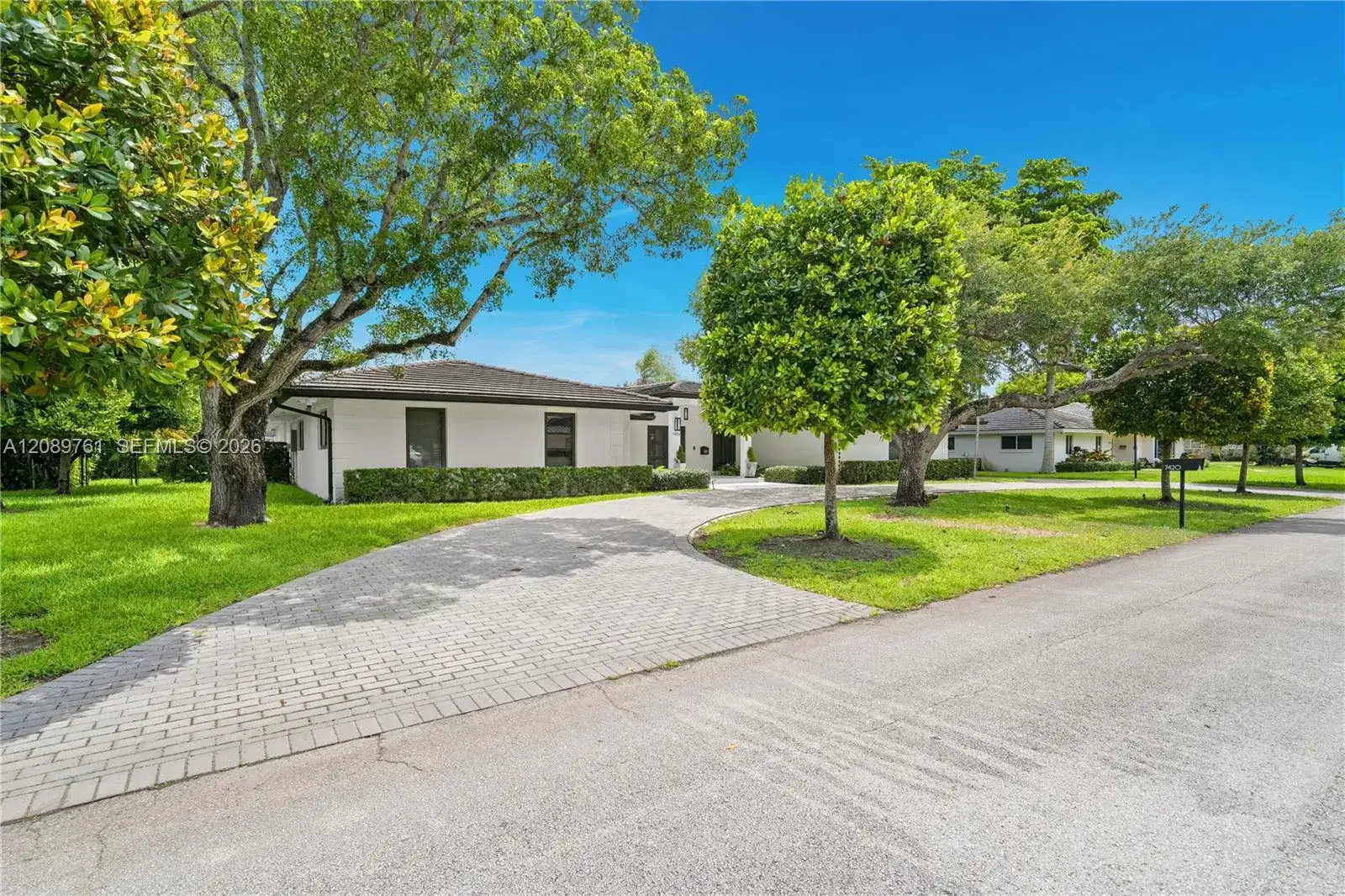 7420 SW 109th Ter, Pinecrest FL 33156 photo 2