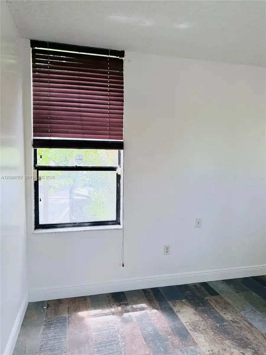 800 NE 199th St # 101D, Miami FL 33179 photo 4