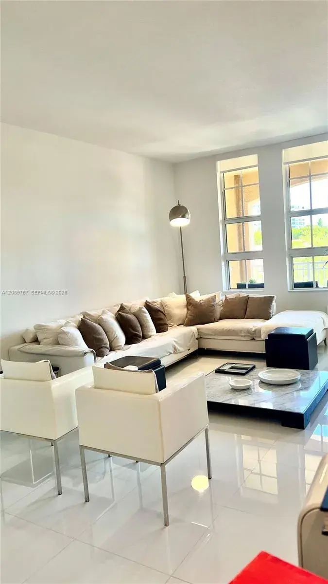 3001 NE 185th St # 421, Aventura FL 33180