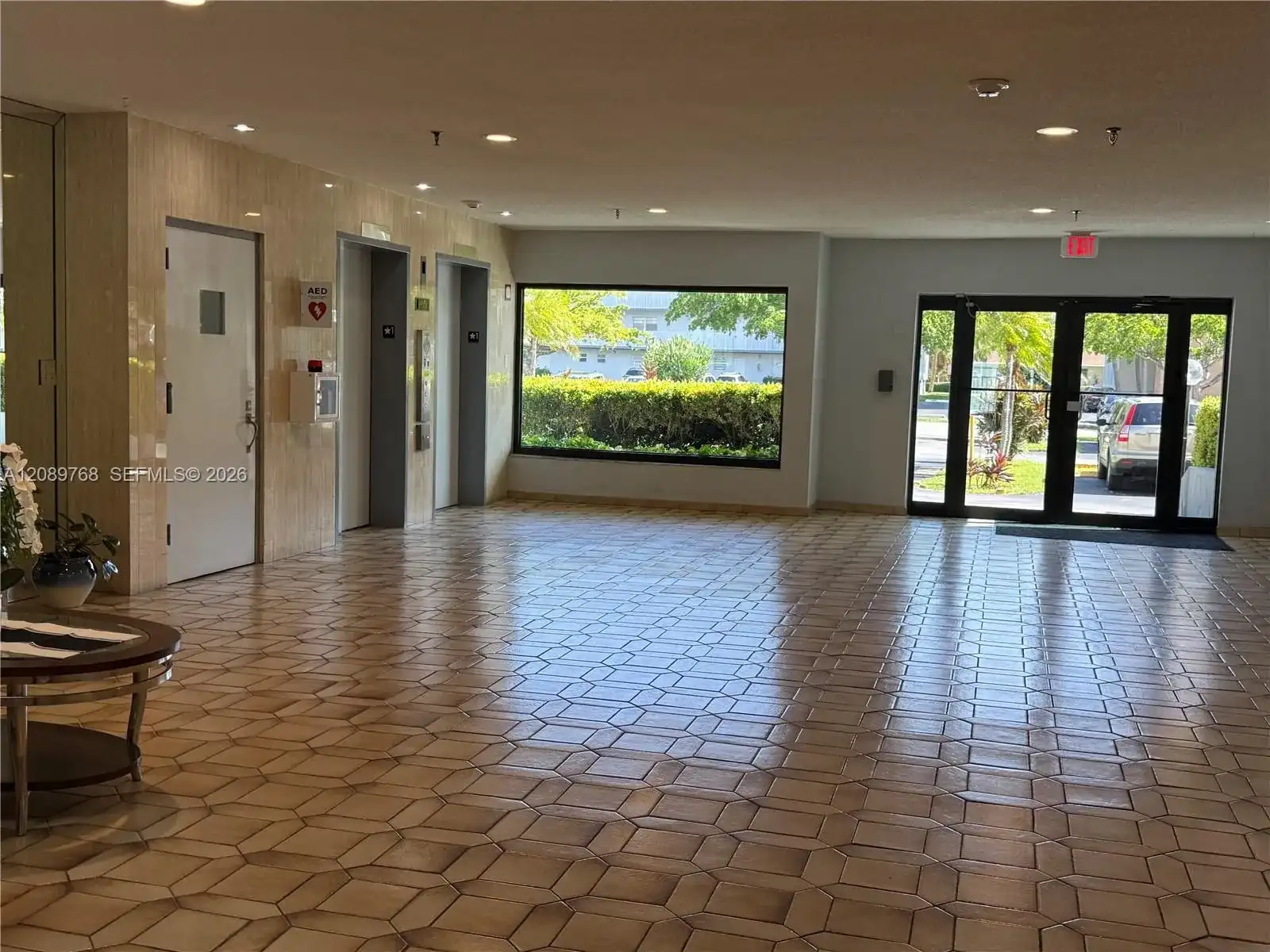 1301 ne 7 st 1301 ne 7 st # 101, Hallandale Beach FL 33009