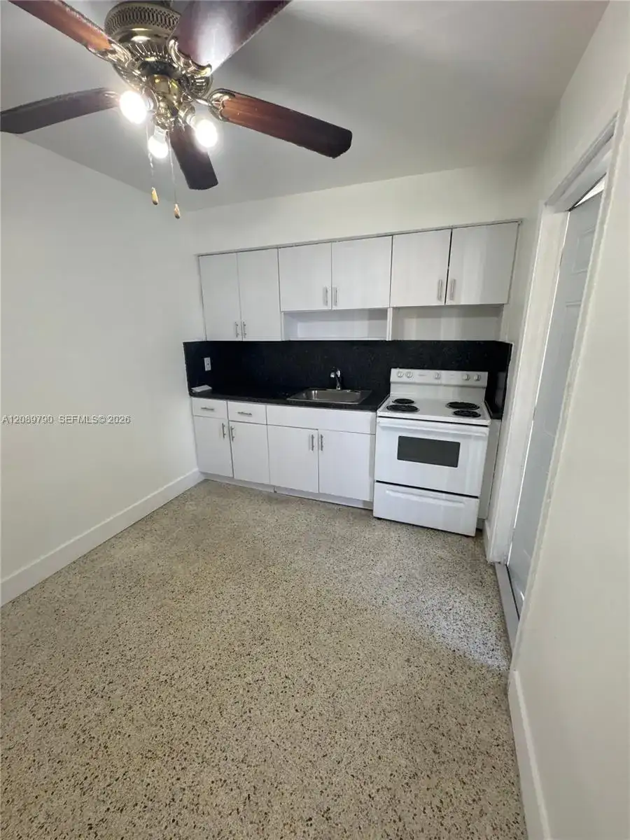 1018 NW 2nd St # 5, Miami FL 33128 photo 5