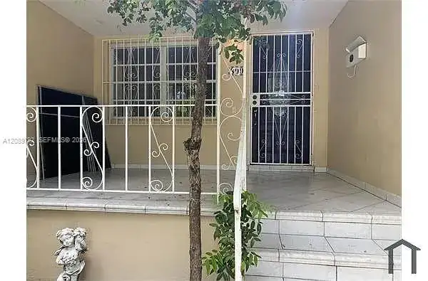 800 SW 25th Rd, Miami FL 33129 photo 3