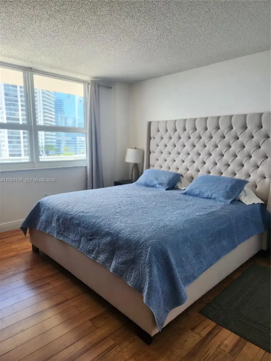 1155 Brickell Bay Dr # 1807, Miami FL 33131 photo 5