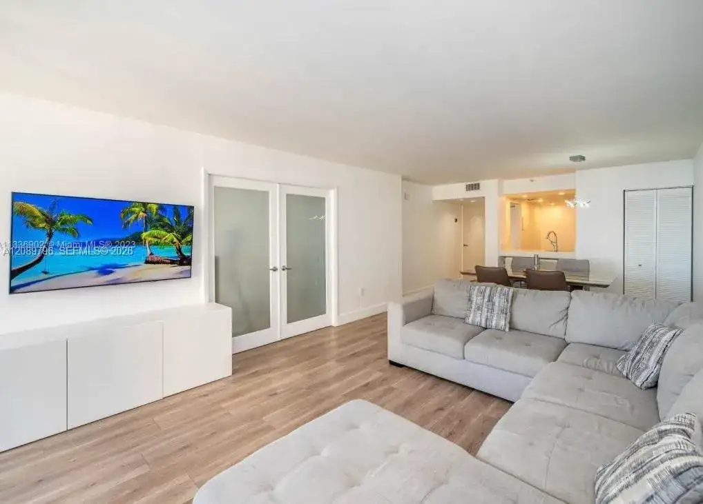 555 NE 15th St # 26E, Miami FL 33132 photo 3