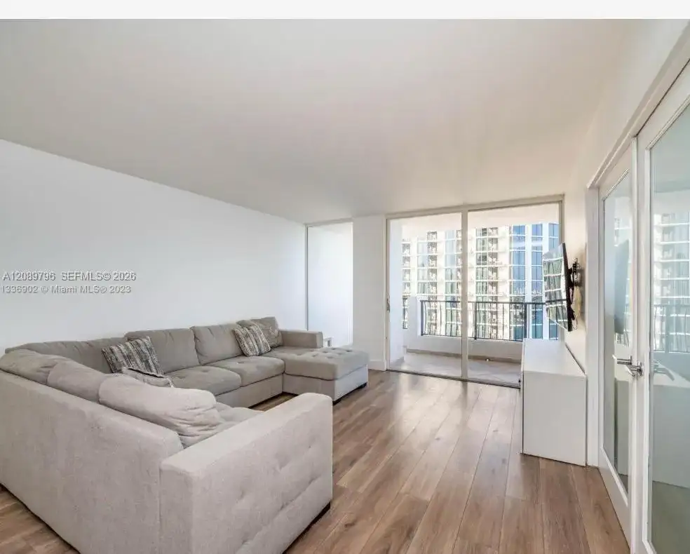 555 NE 15th St # 26E, Miami FL 33132 photo 4