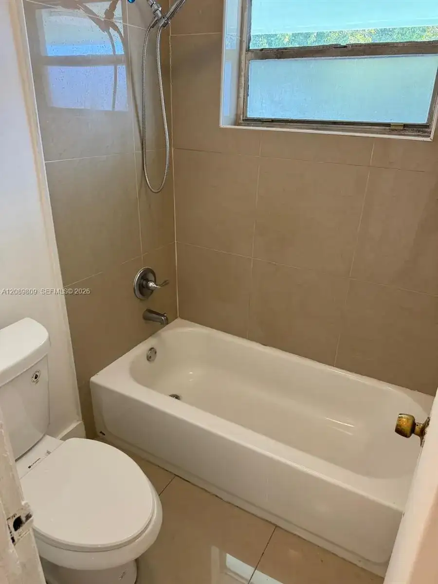 201 NW 77th St # 3, Miami FL 33150 photo 5
