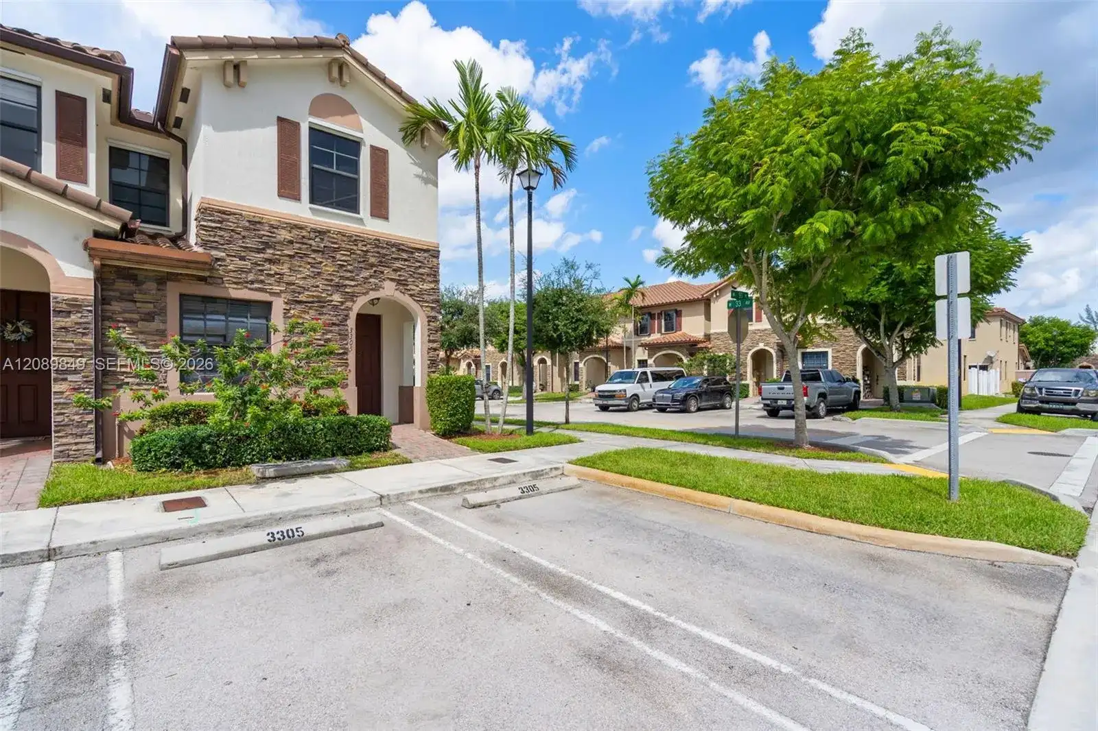 3305 W 93rd Pl, Hialeah FL 33018 photo 2