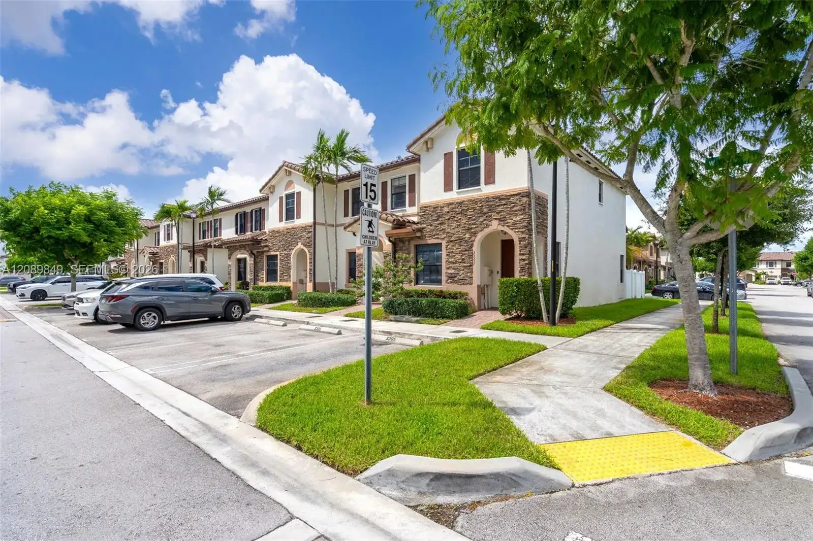 3305 W 93rd Pl, Hialeah FL 33018 photo 3