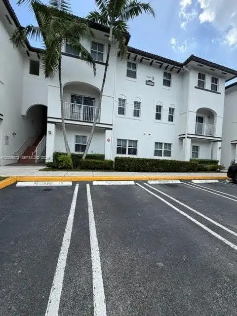 8900 NW 97th Ave # 210, Doral FL 33178 photo 4