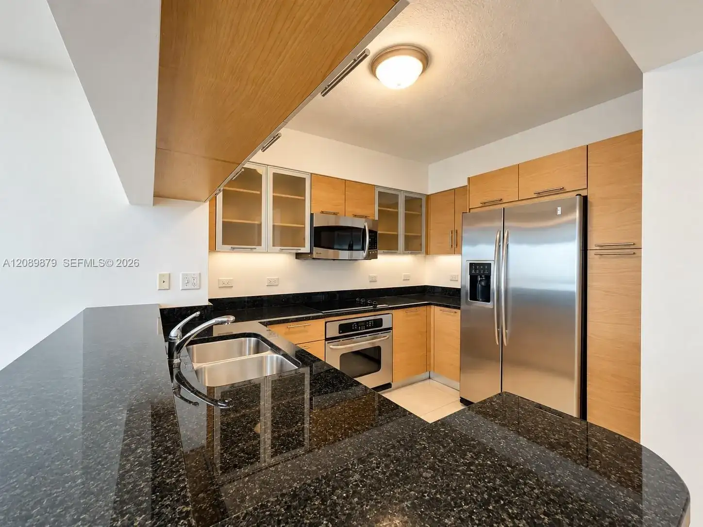 31 SE 5th St # 1805, Miami FL 33131 photo 4