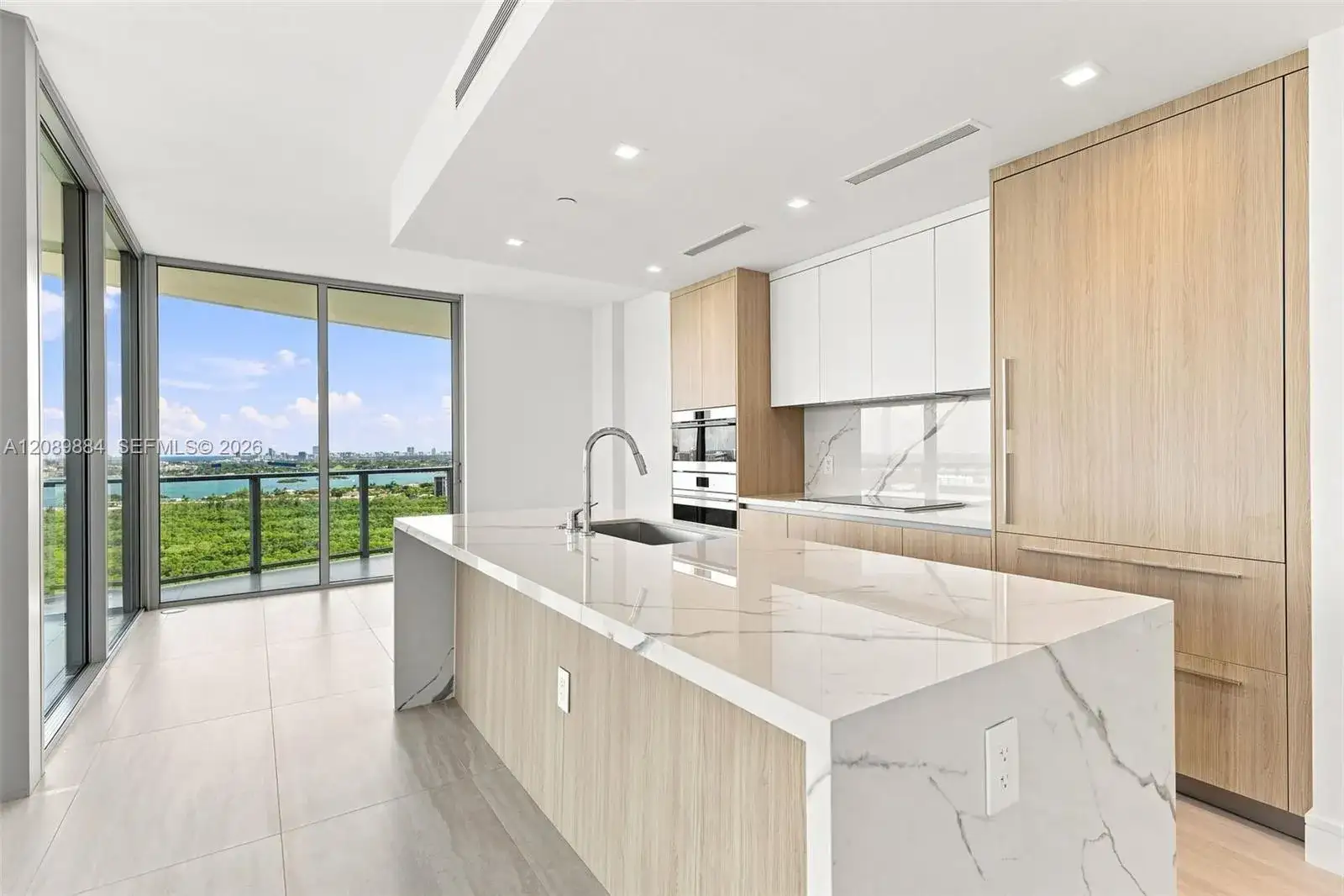 2411 Laguna Circle # 2301, North Miami FL 33181 photo 3