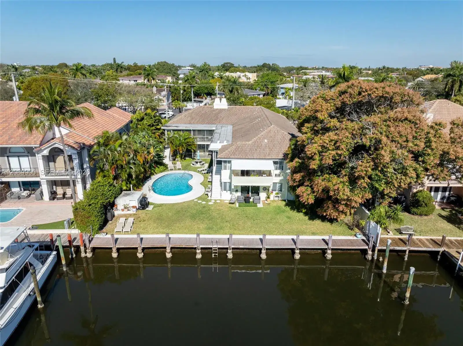 1308 Bayview Dr # 2B, Fort Lauderdale FL 33304 photo 2