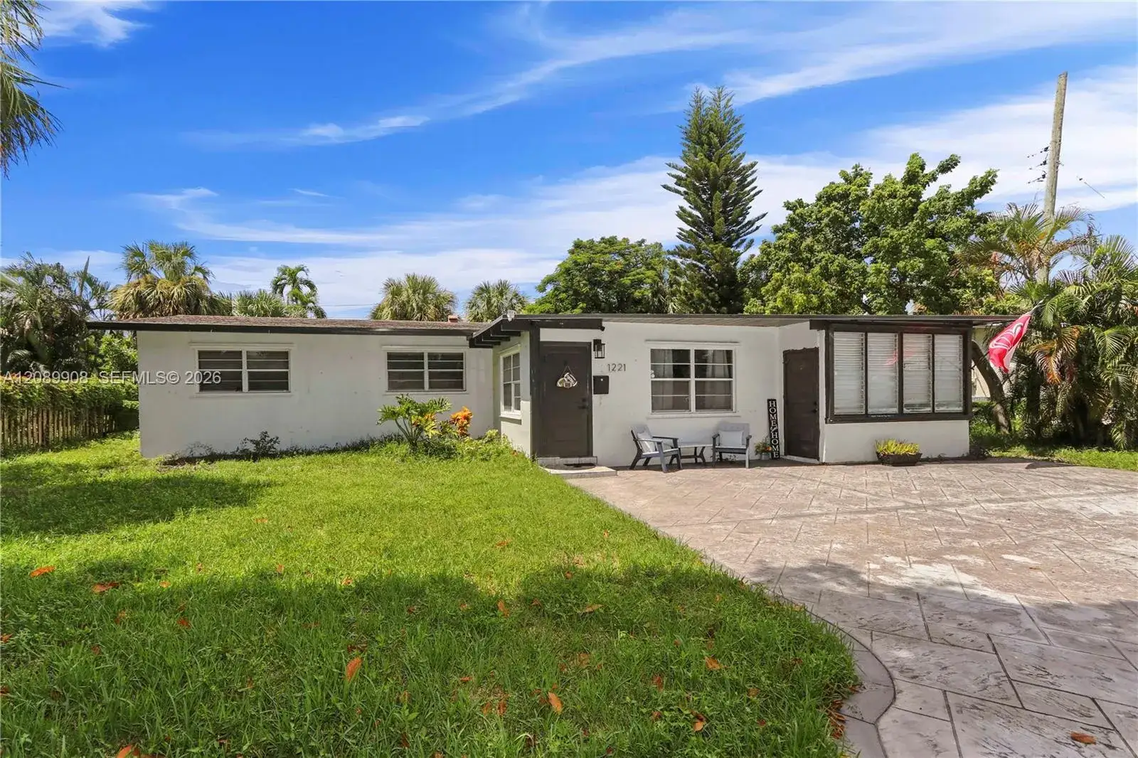 1221 NE 26th Ave, Pompano Beach FL 33062