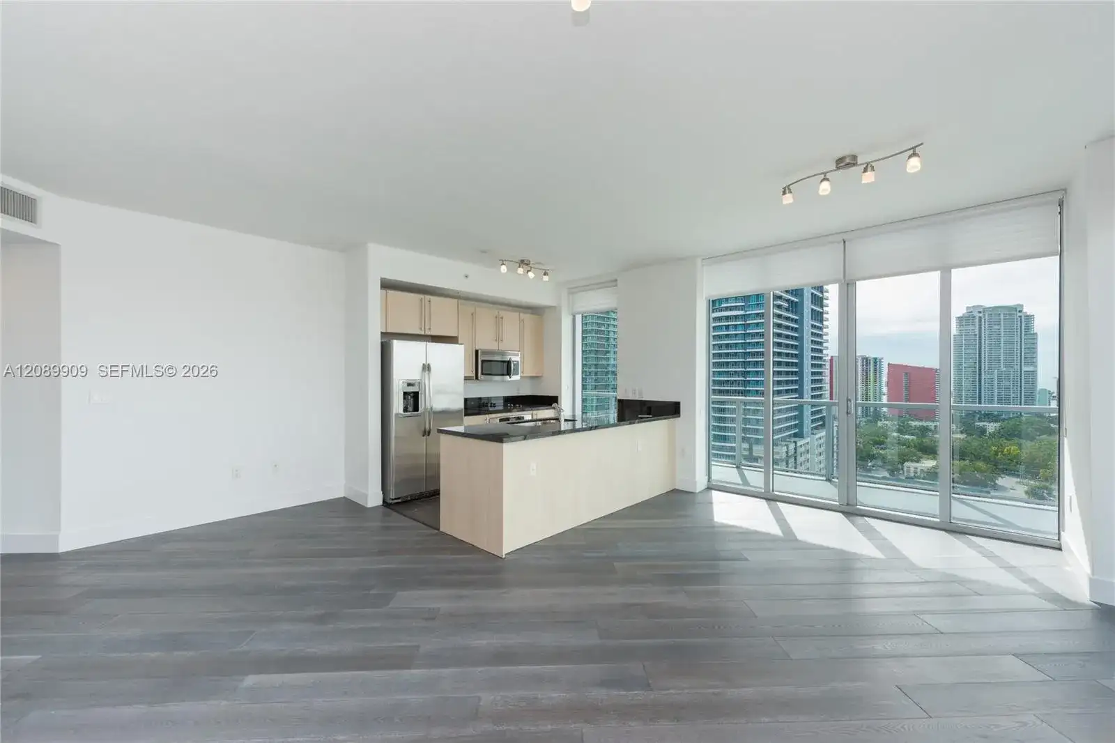 79 SW 12th St, Miami FL 33130 photo 3