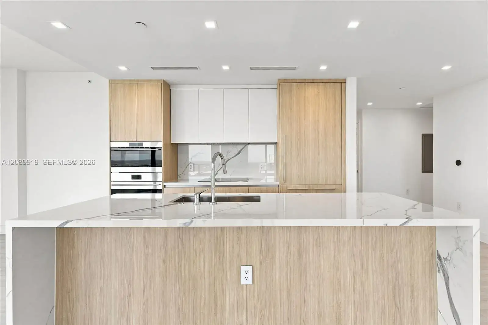 2411 Laguna Cir # 2301, North Miami FL 33181 photo 4