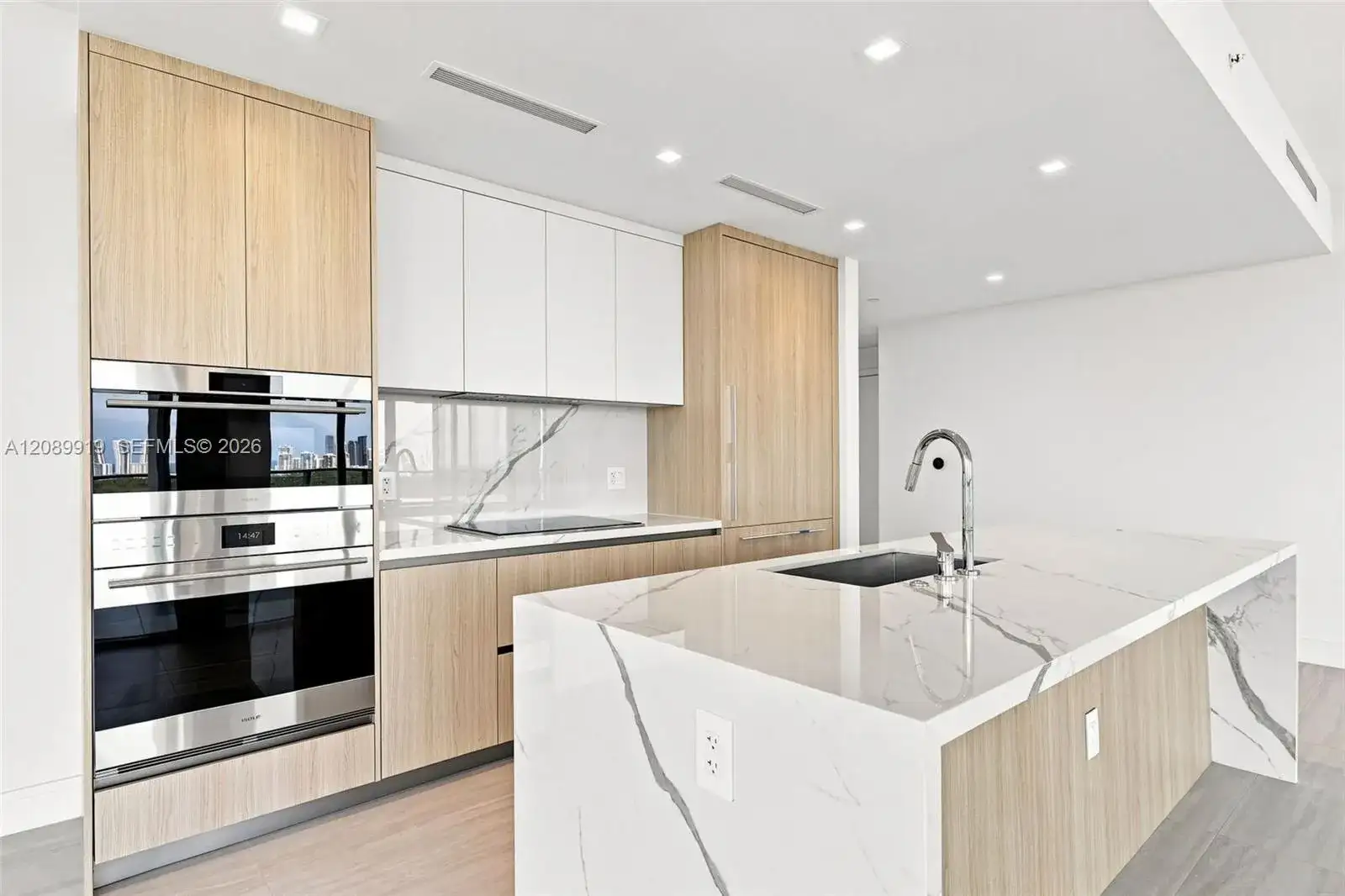 2411 Laguna Cir # 2301, North Miami FL 33181 photo 5