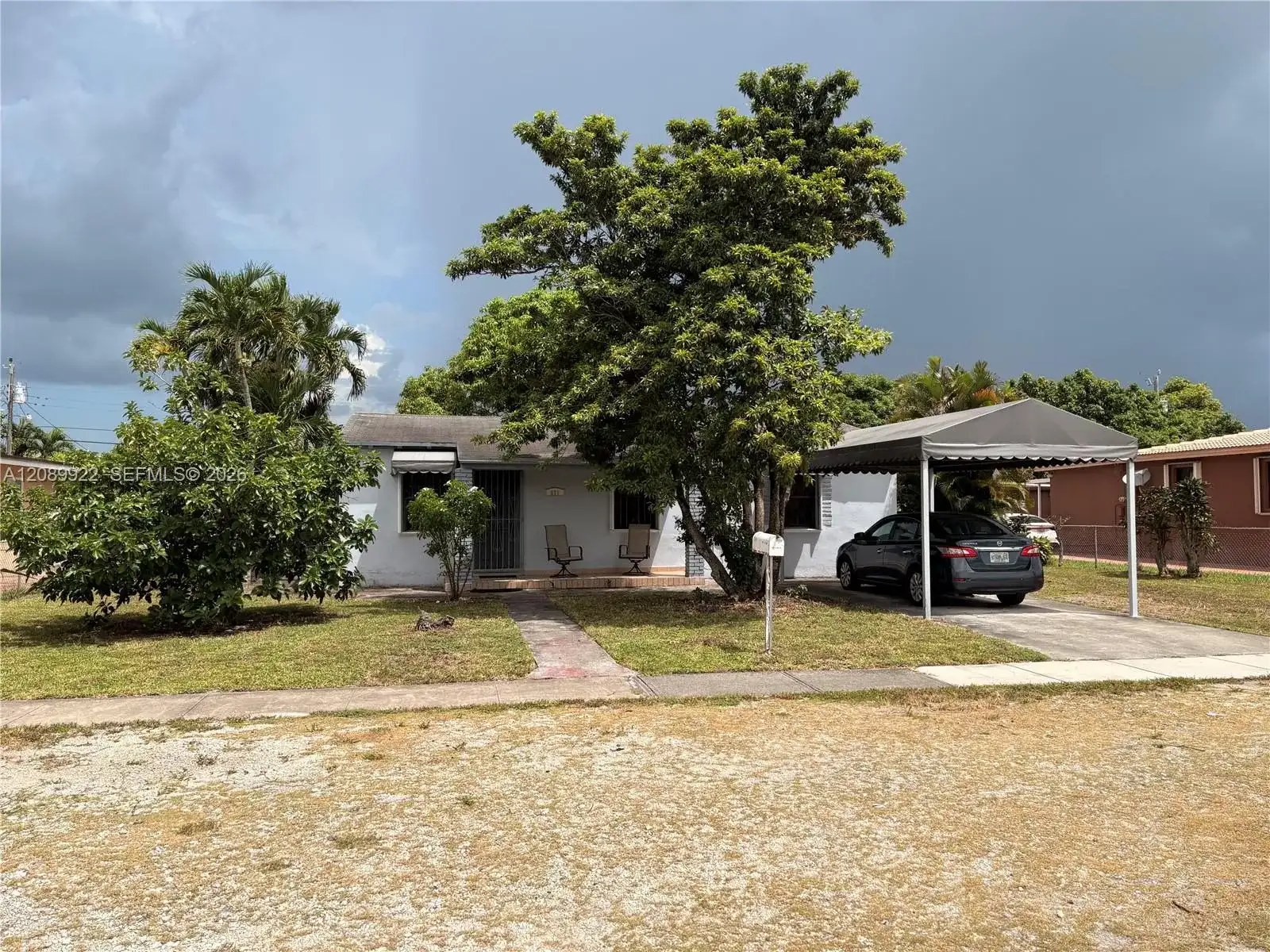 671 E 39th St, Hialeah FL 33013