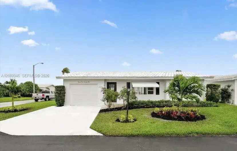 2374 SW 11th Ave, Boynton Beach FL 33426 photo 3