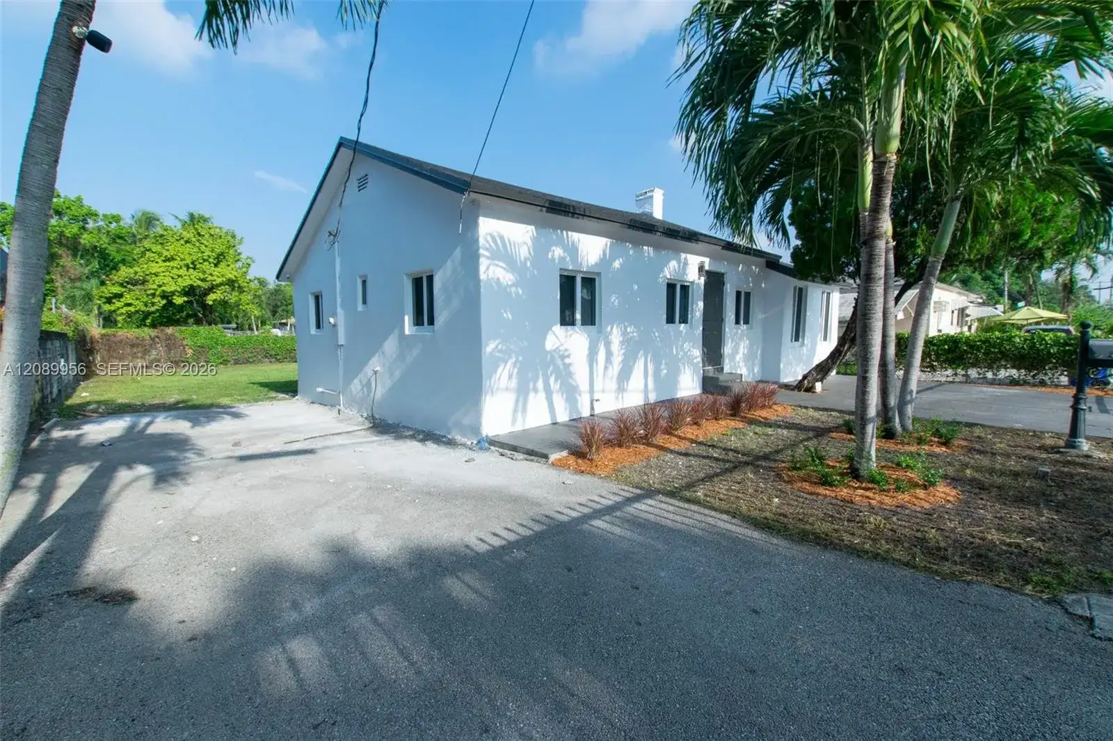 2324 NW 14th Ave, Miami FL 33142 photo 2