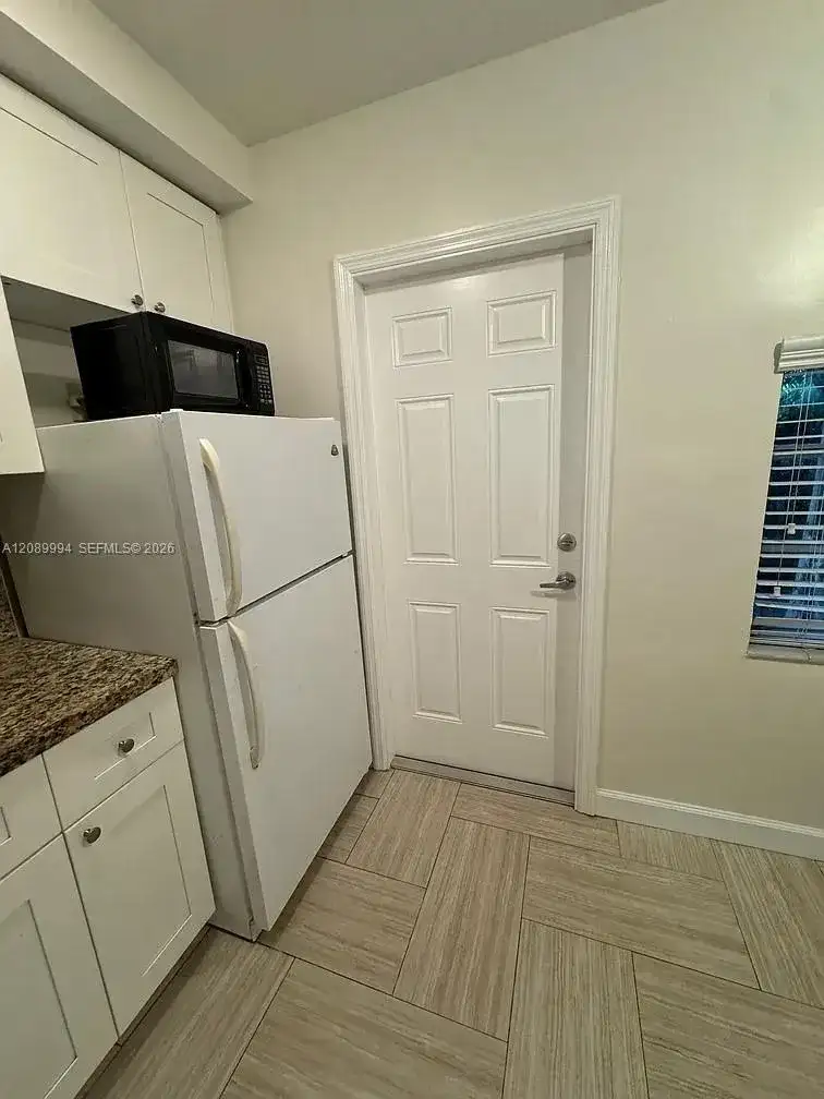 11890 NE 16th Ave # 4, Miami FL 33161 photo 2