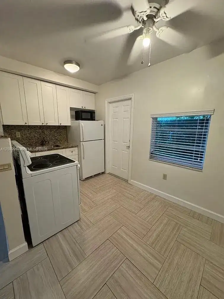 11890 NE 16th Ave # 4, Miami FL 33161 photo 3