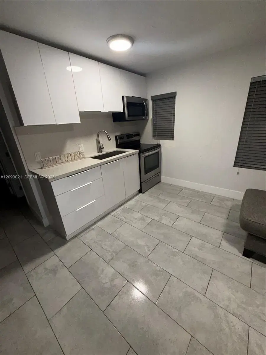 2020 Washington St # 4, Hollywood FL 33020