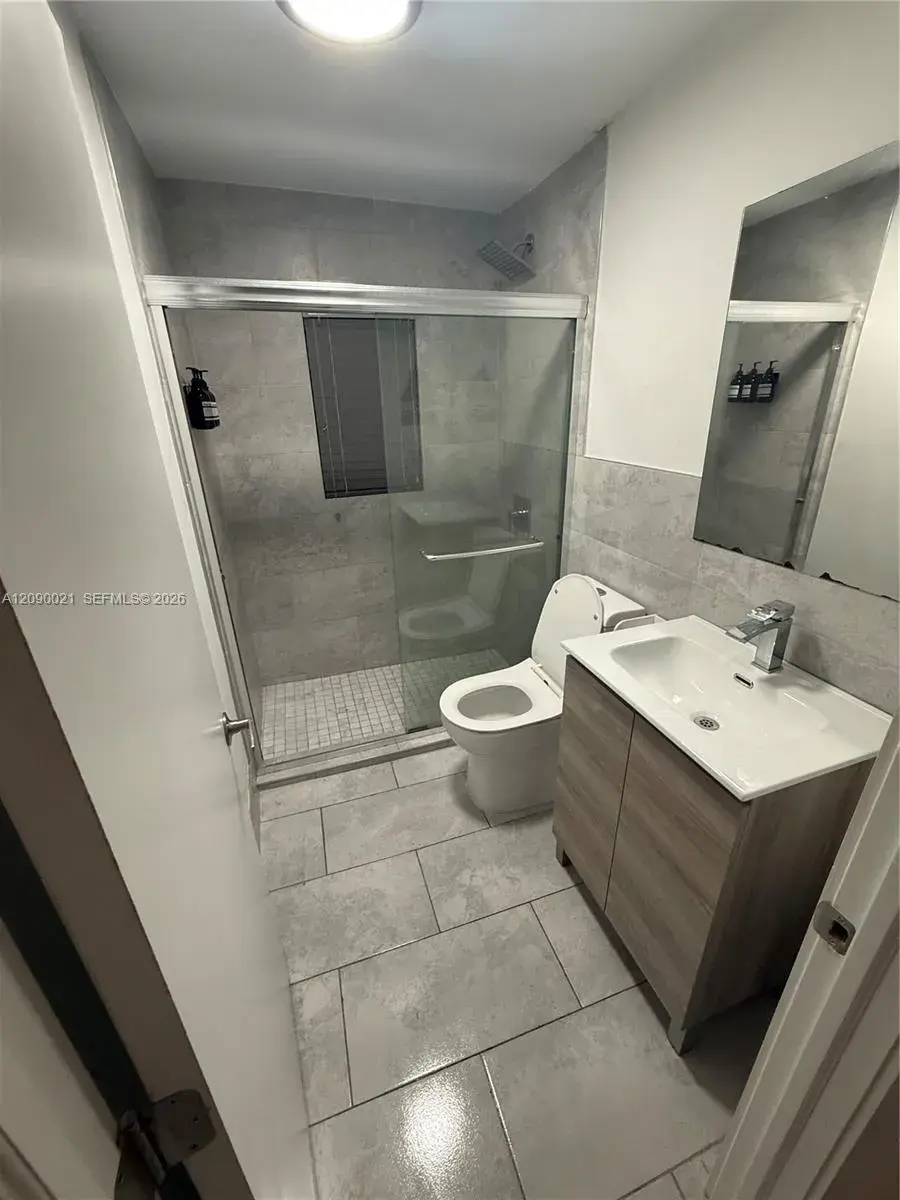 2020 Washington St # 4, Hollywood FL 33020