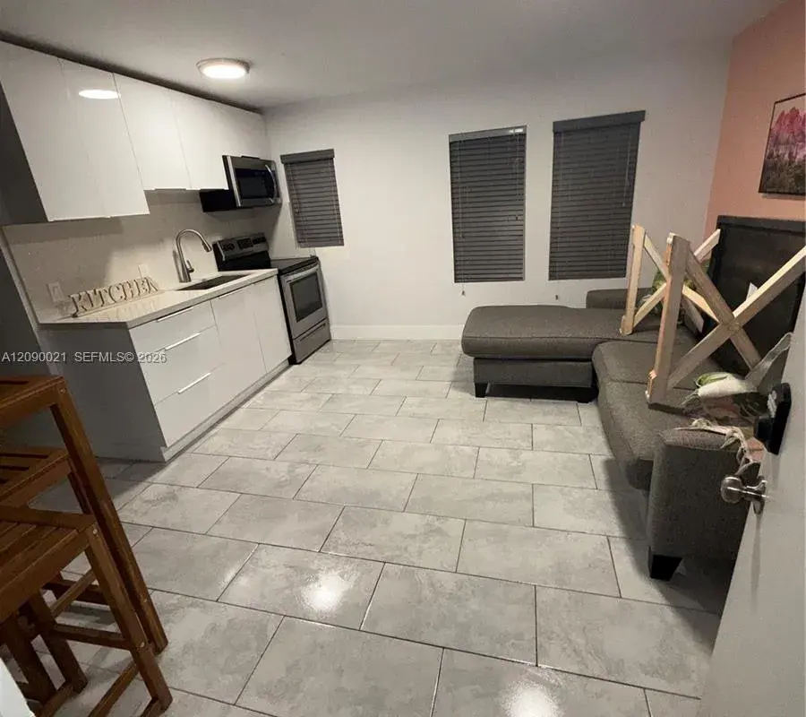 2020 Washington St # 4, Hollywood FL 33020