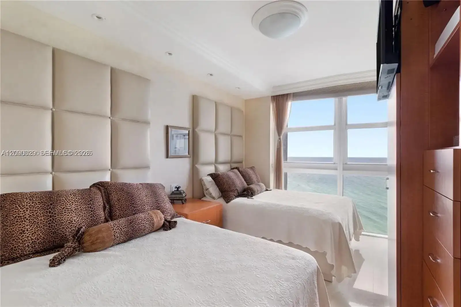 18911 Collins Ave # 1906, Sunny Isles Beach FL 33160 photo 2