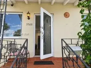 3560 NW 19th St # 3560, Miami FL 33125